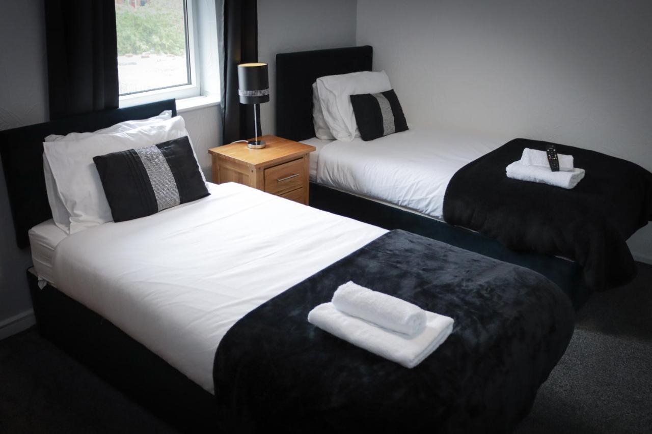 Aaron Hotel Southport Bagian luar foto
