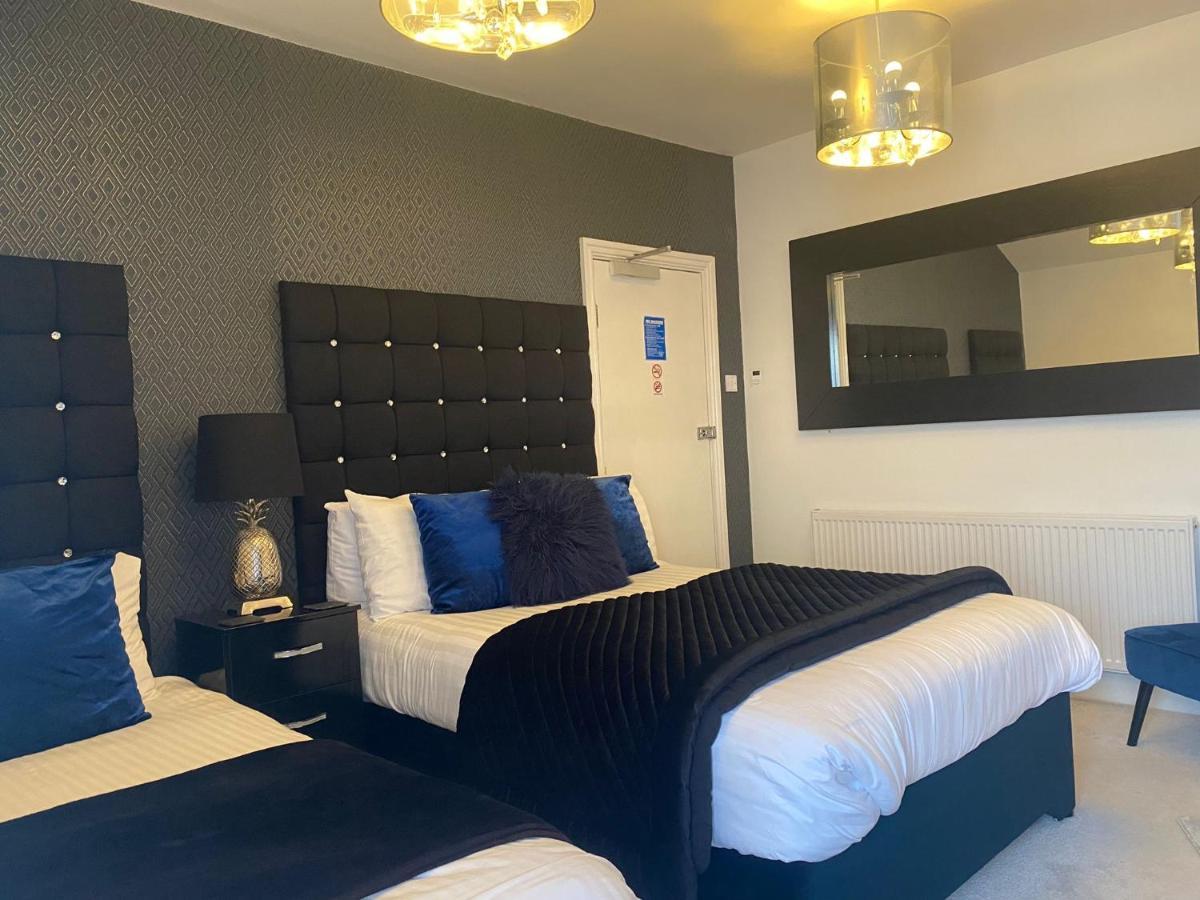 Aaron Hotel Southport Bagian luar foto