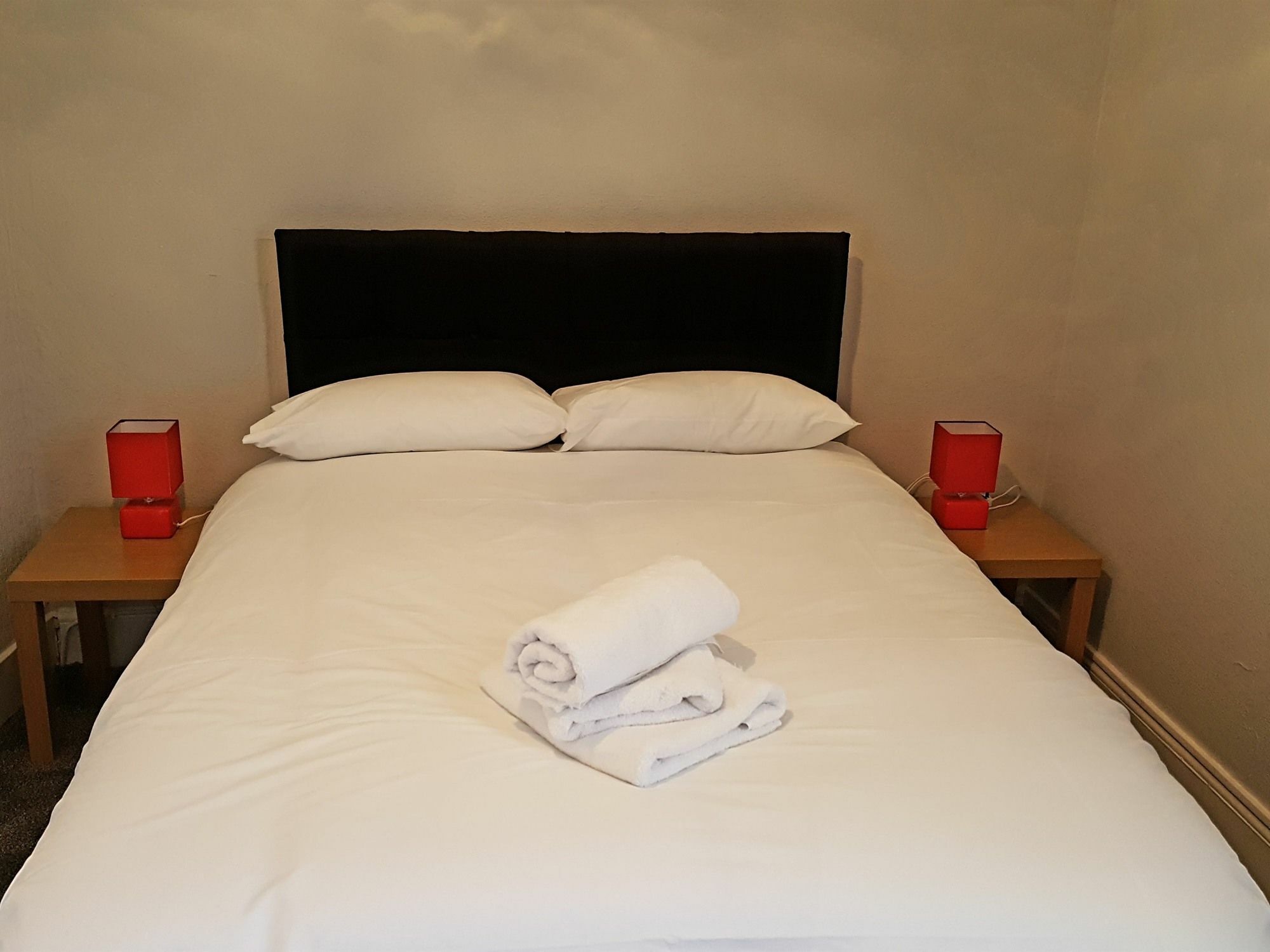 Aaron Hotel Southport Bagian luar foto